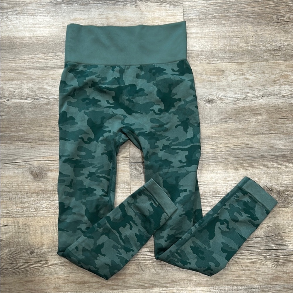 Green Camouflage High-Waisted Leggings